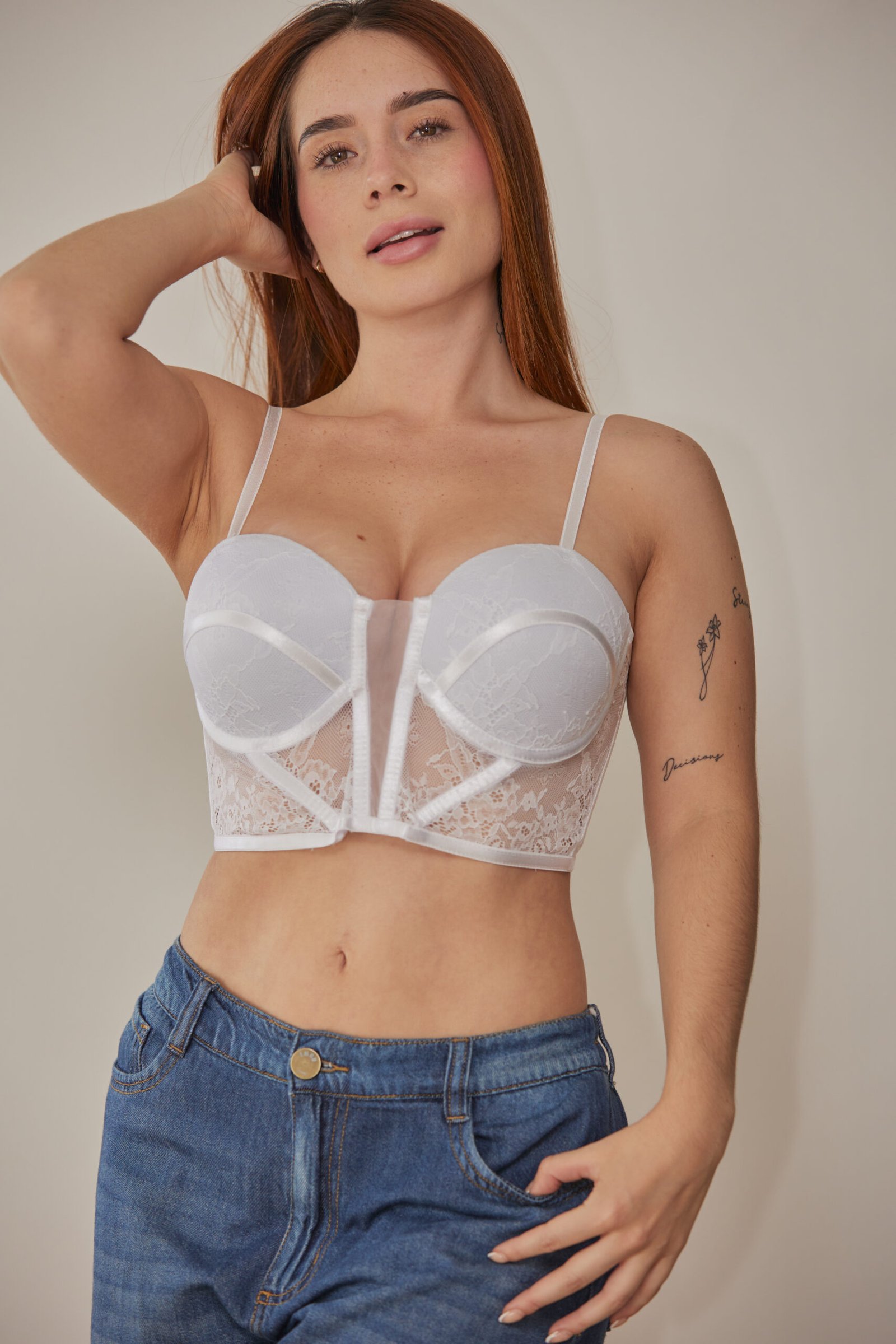 Bustier Estrella Blanco – Elegancia Delicada con Toque Moderno