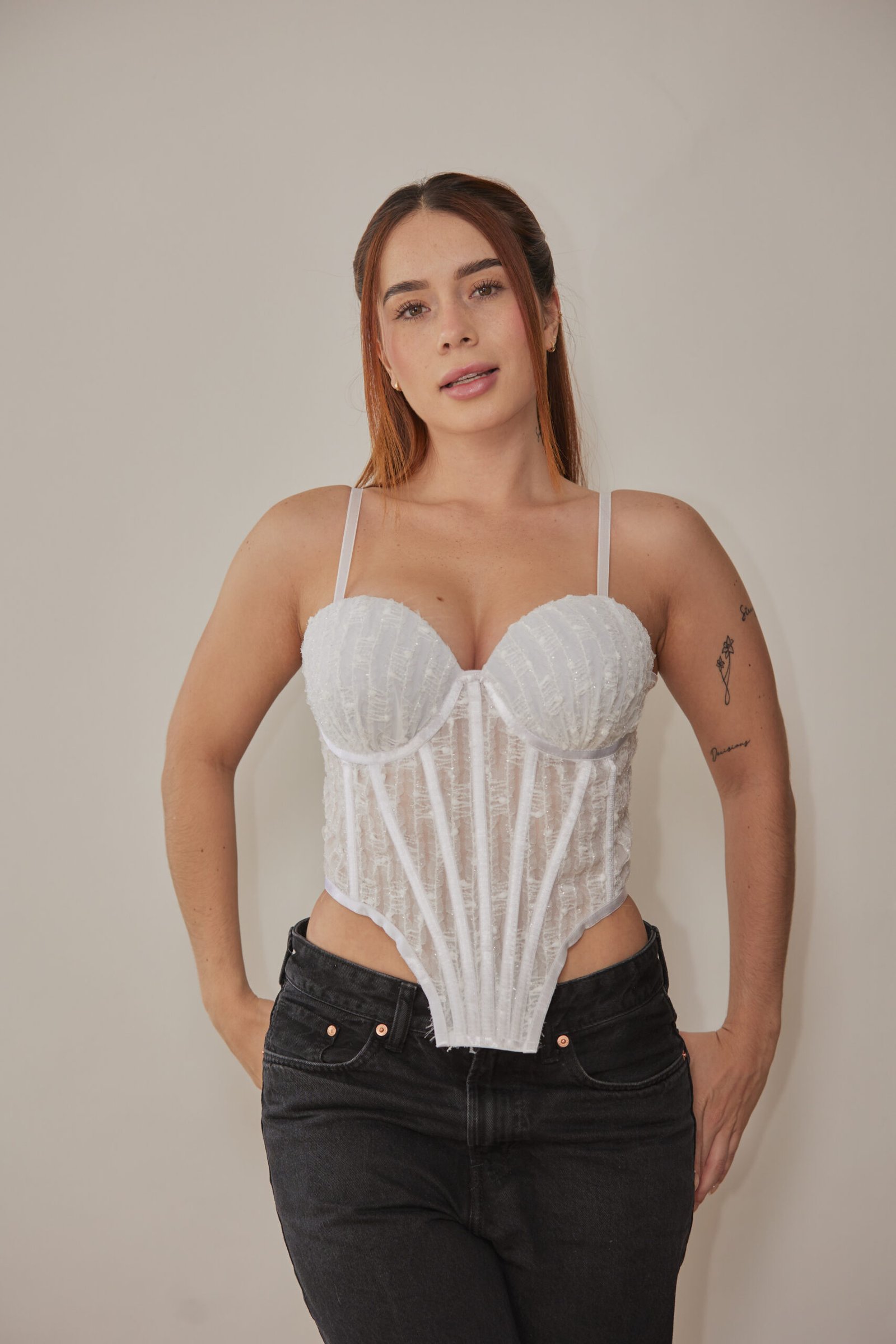 Corset Thalia Blanco – Sofisticación y Feminidad en Cada Detalle